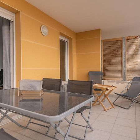Appt De Charme Avec Grand Balcon Proche Avignon Wifi Gratuit Apartment Monteux Luaran gambar
